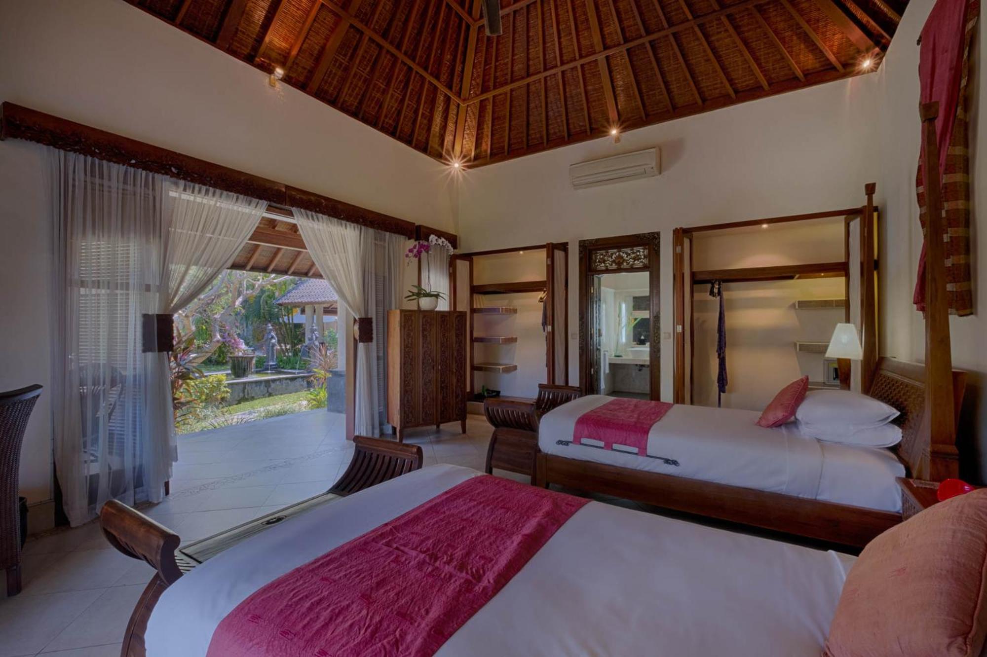 Kutus Kutus Saba Beach Villa Yogyakarta Exterior photo